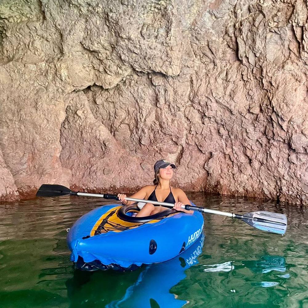 Meet your Posher, Daniela